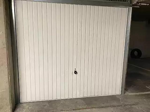 Garage vente à Paris, Île-de-France