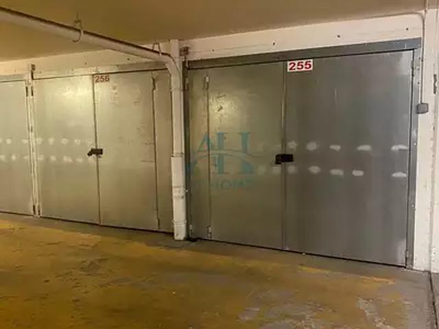 Garage vente à Paris, Île-de-France