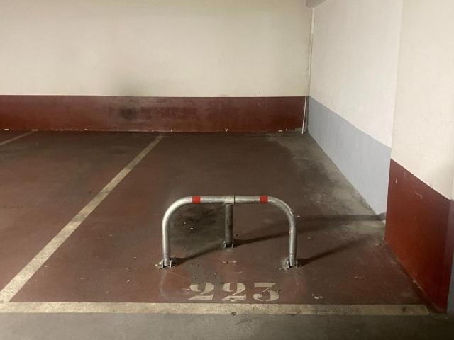 Garage vente à Paris, Île-de-France