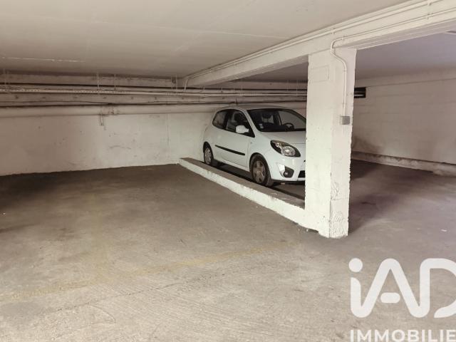 Garage vente à Paris, Île-de-France