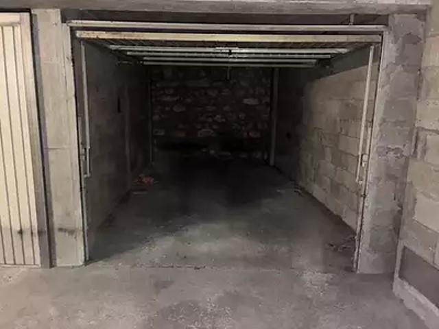 Garage vente à Paris, Île-de-France