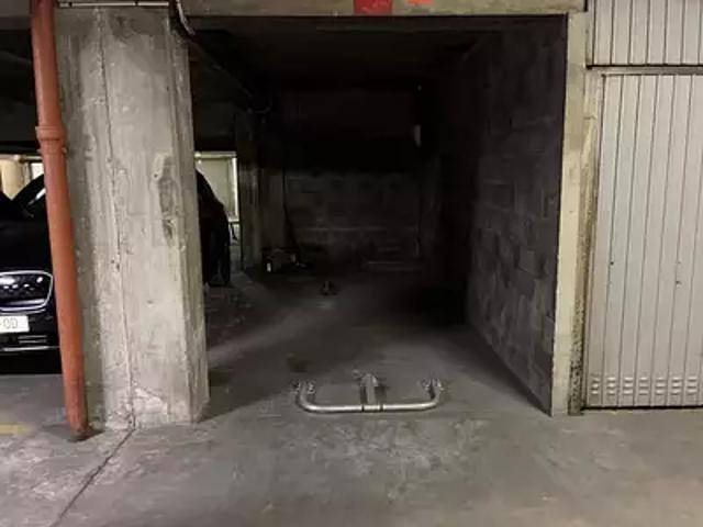 Garage vente à Paris, Île-de-France