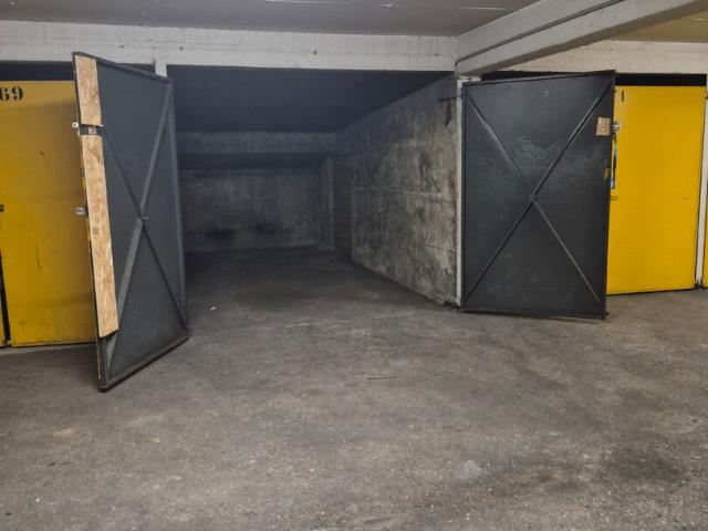 Garage vente à Paris, Île-de-France