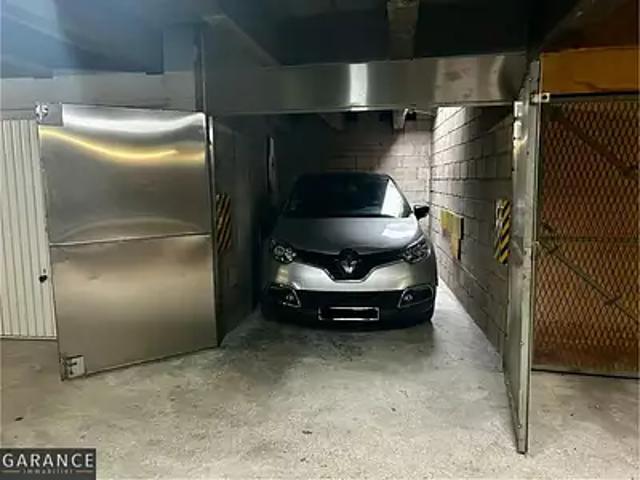 Garage vente à Paris, Île-de-France