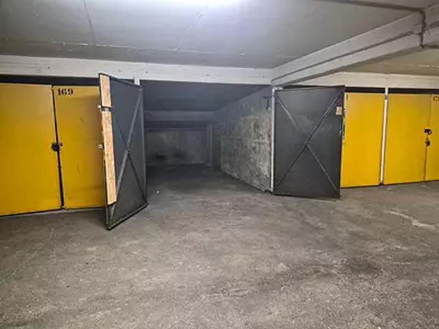 Garage vente à Paris, Île-de-France