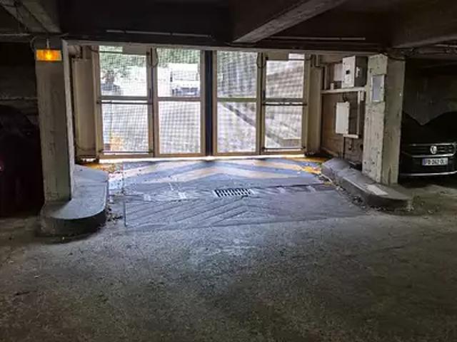 Garage vente à Paris, Île-de-France