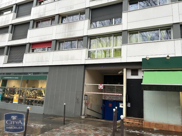 Garage vente à Paris, Île-de-France