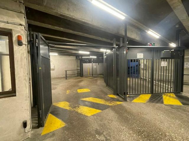Garage vente à Paris, Île-de-France