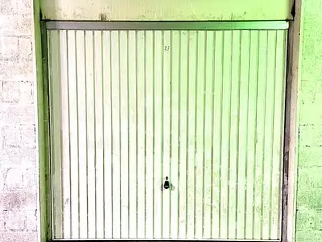 Garage vente à Paris, Île-de-France