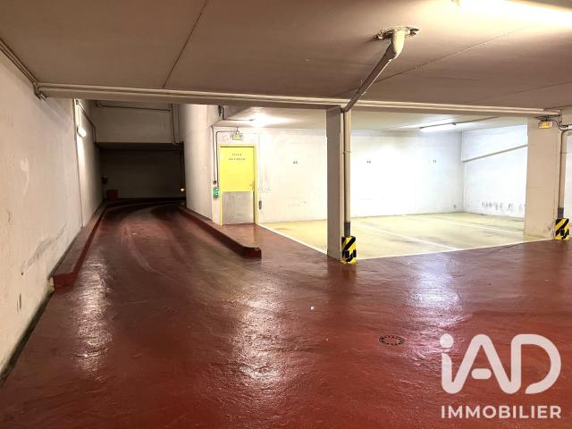 Garage vente à Paris, Île-de-France