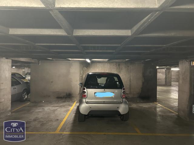 Garage vente à Paris, Île-de-France