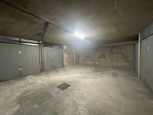 Garage vente à Paris, Île-de-France
