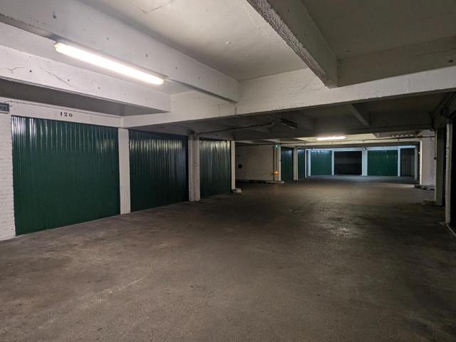 Garage vente à Paris, Île-de-France