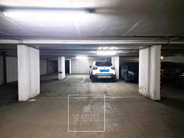 Garage vente à Paris, Île-de-France