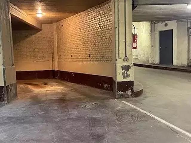 Garage vente à Paris, Île-de-France