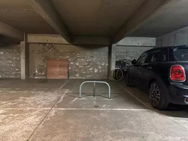 Garage vente à Paris, Île-de-France