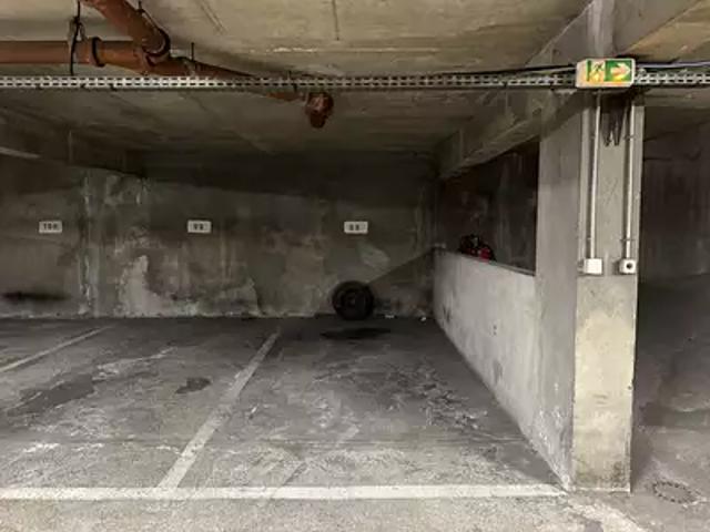 Garage vente à Paris, Île-de-France