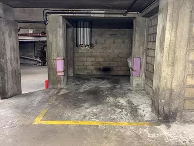 Garage vente à Paris, Île-de-France