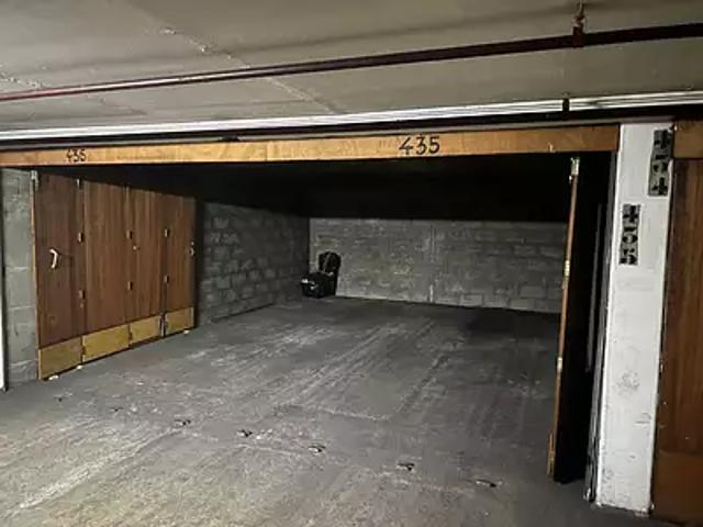 Garage vente à Paris, Île-de-France