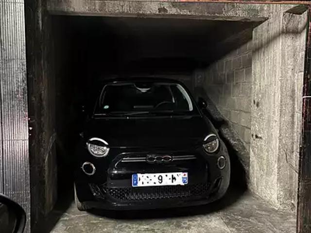 Garage vente à Paris, Île-de-France