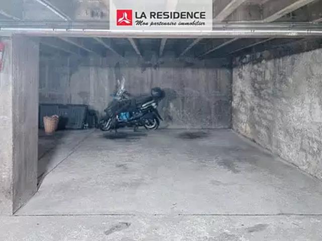 Garage vente à Paris, Quartier d'Auteuil