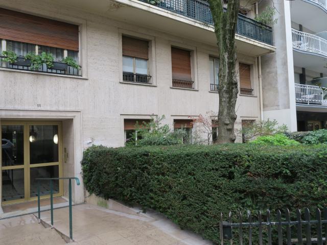 Garage vente à Paris, Île-de-France
