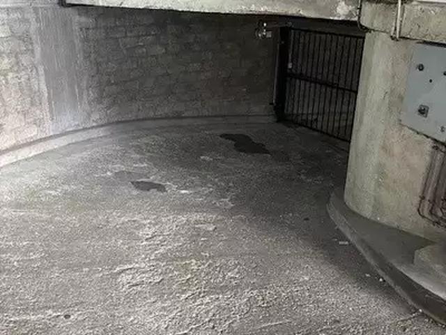 Garage vente à Paris, Île-de-France