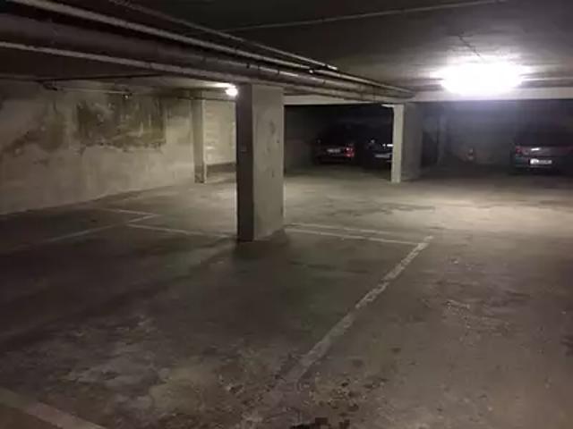 Garage vente à Paris, Île-de-France