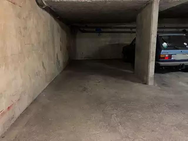 Garage vente à Paris, Île-de-France