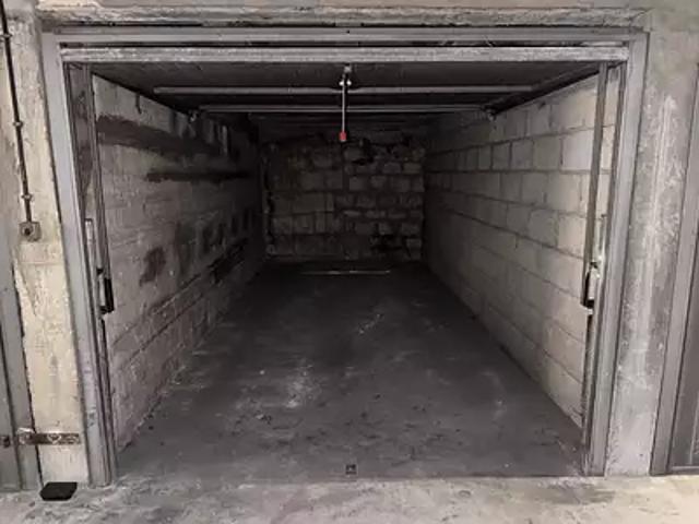 Garage vente à Paris, Île-de-France