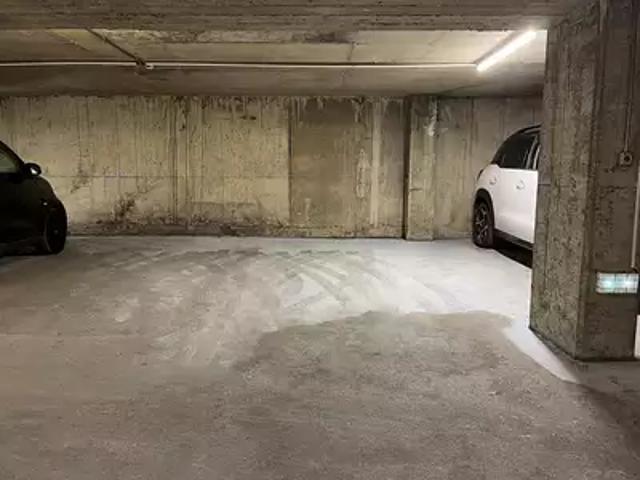 Garage vente à Paris, Île-de-France