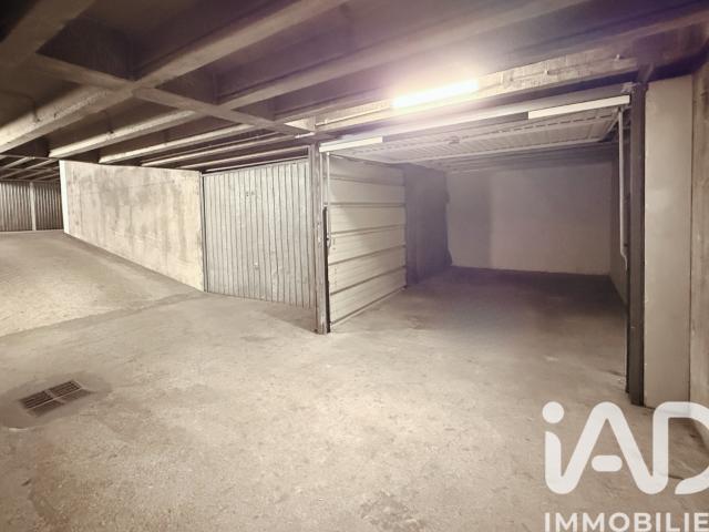 Garage vente à Paris, Île-de-France