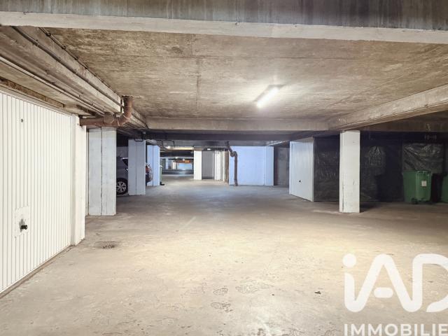 Garage vente à Paris, Île-de-France