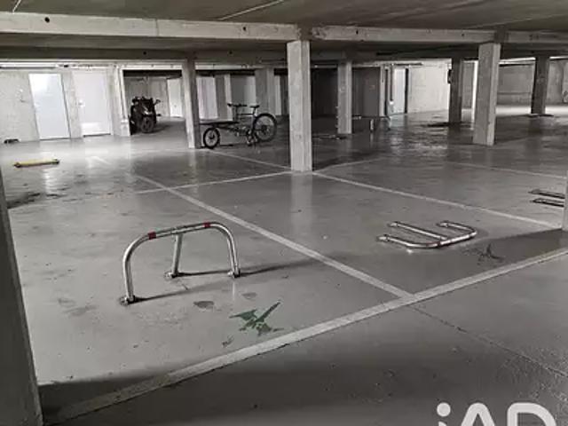 Garage vente à Paris 19e Arrondissement, Paris