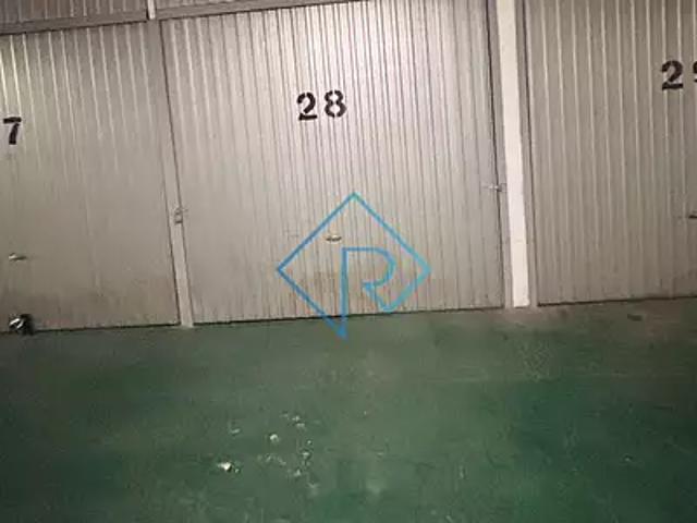Garage vente à Paris, Île-de-France