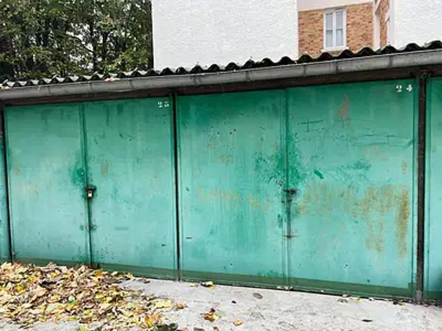 Garage vente à Paris, Île-de-France