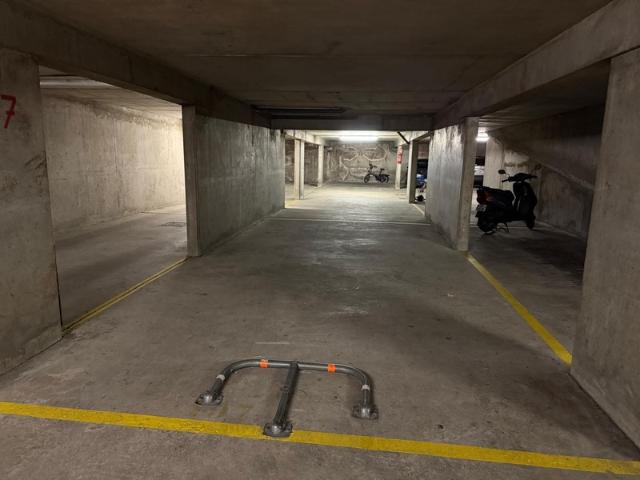Garage vente à Paris, Île-de-France
