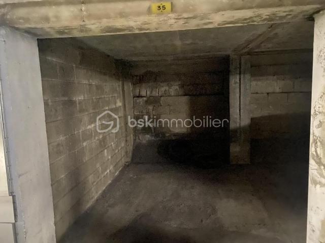 Garage vente à Paris, Île-de-France