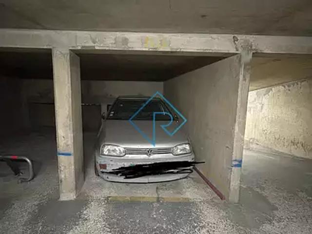 Garage vente à Paris, Île-de-France