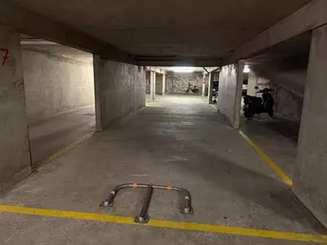 Garage vente à Paris, Île-de-France