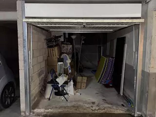 Garage vente à Paris, Île-de-France