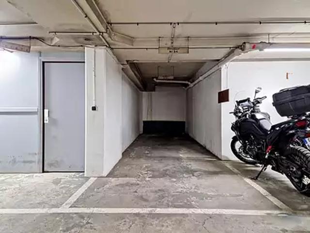 Garage vente à Paris, Île-de-France