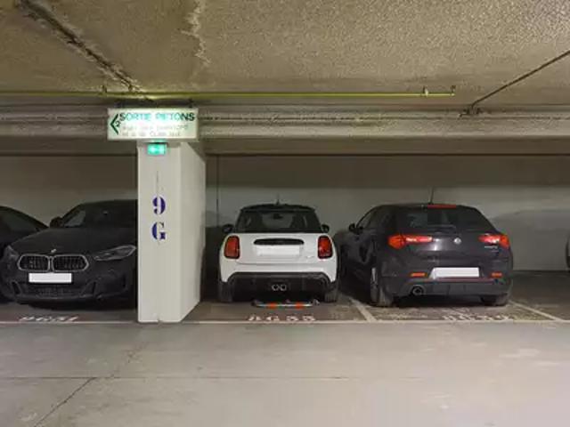 Garage vente à Paris, Île-de-France