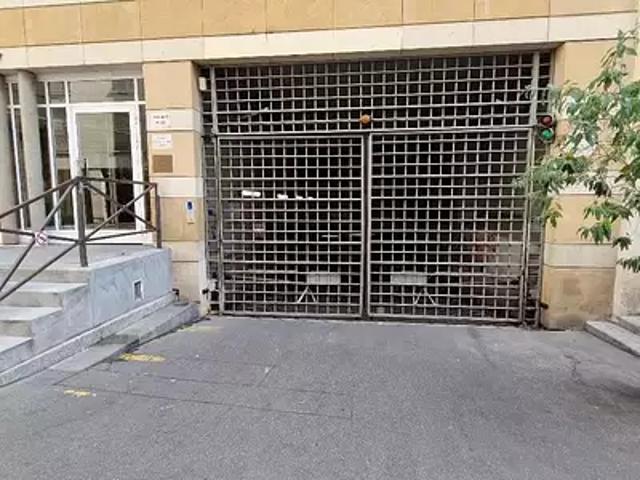 Garage vente à Paris, Île-de-France
