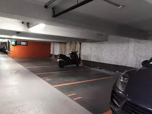 Garage vente à Paris, Île-de-France