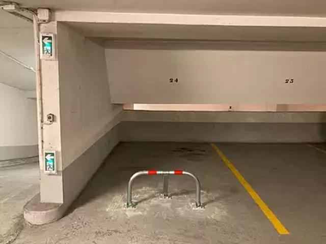 Garage vente à Paris, Île-de-France
