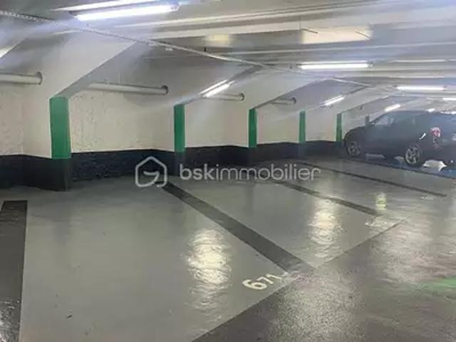 Garage vente à Paris, Île-de-France