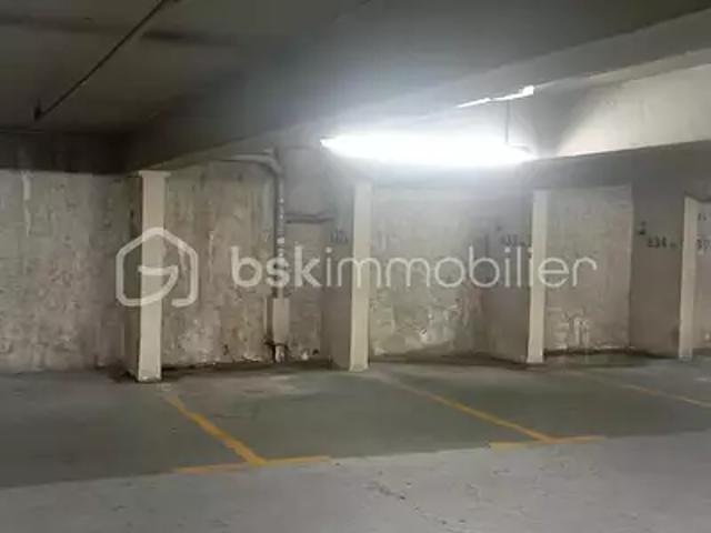 Garage vente à Paris, Île-de-France