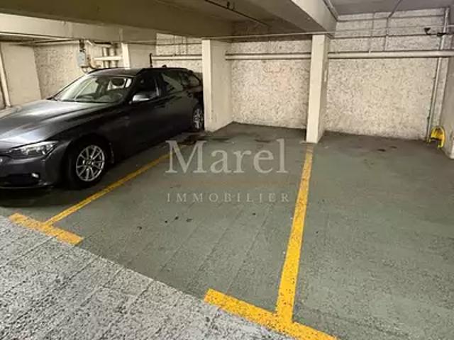 Garage vente à Paris, Île-de-France