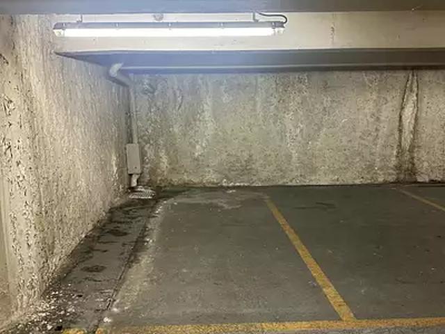 Garage vente à Paris, Île-de-France